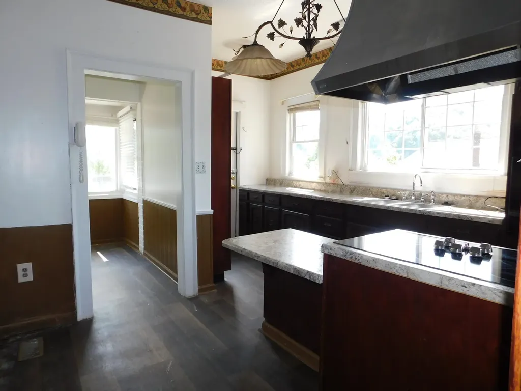 306 Ivy Street Harlan KY 40831