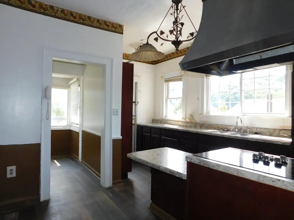306 Ivy Street Harlan KY 40831