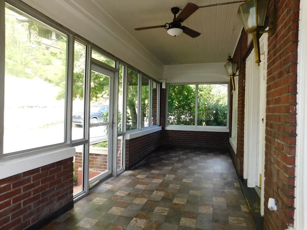 306 Ivy Street Harlan KY 40831