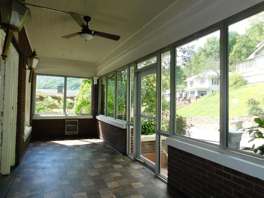 306 Ivy Street Harlan KY 40831