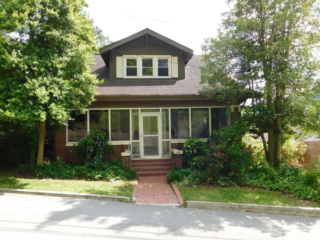 306 Ivy Street Harlan KY 40831