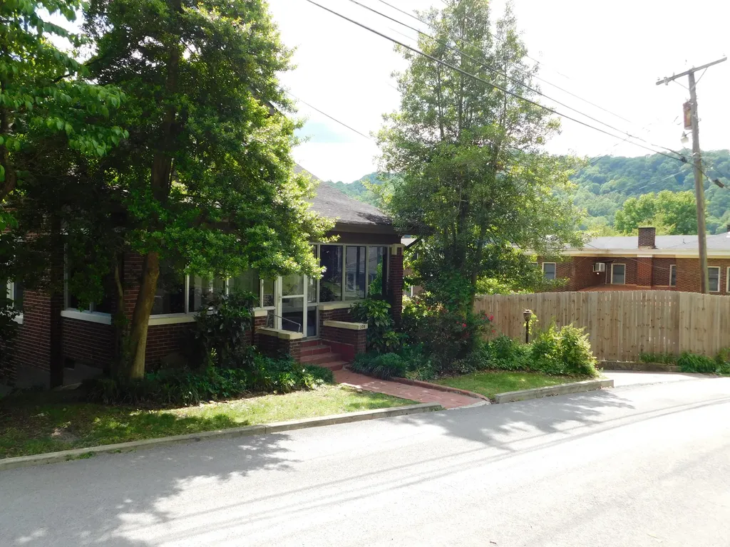 306 Ivy Street Harlan KY 40831