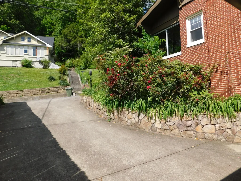 306 Ivy Street Harlan KY 40831