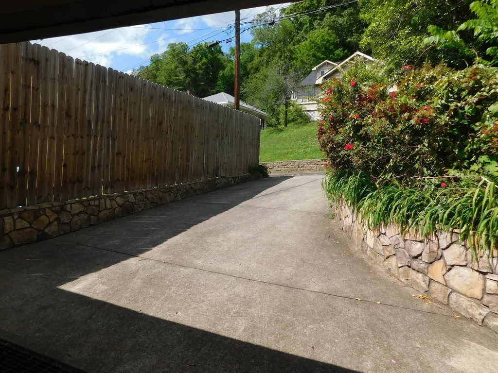 306 Ivy Street Harlan KY 40831