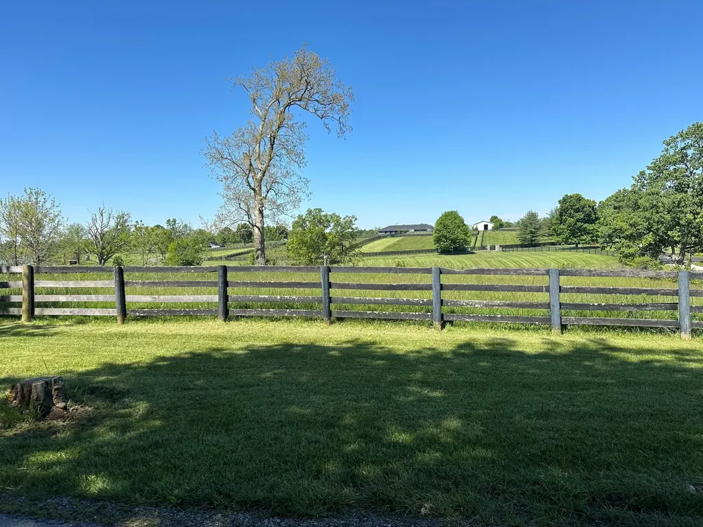 5.2 Acres On Carrick Pike Georgetown KY 40324