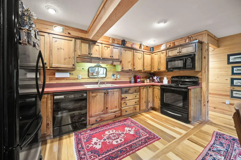 80-2 Woodson Bend Resort Bronston KY 42518