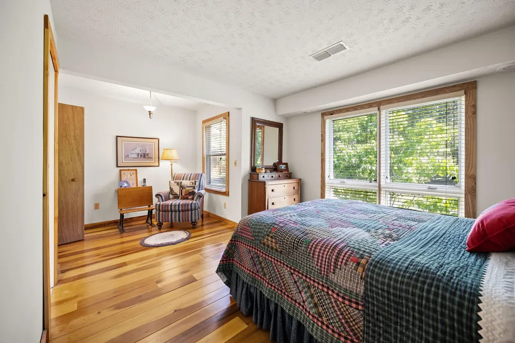 80-2 Woodson Bend Resort Bronston KY 42518