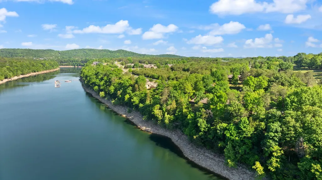 80-2 Woodson Bend Resort Bronston KY 42518