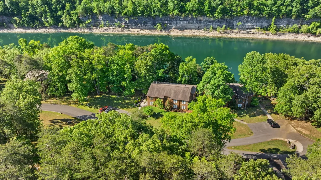 80-2 Woodson Bend Resort Bronston KY 42518