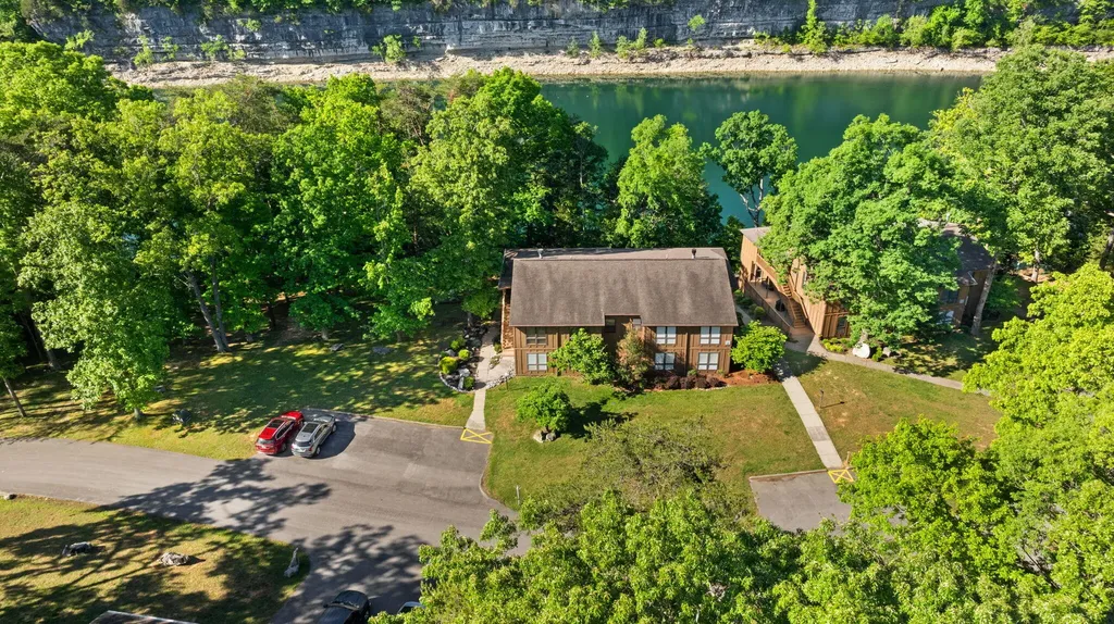 80-2 Woodson Bend Resort Bronston KY 42518