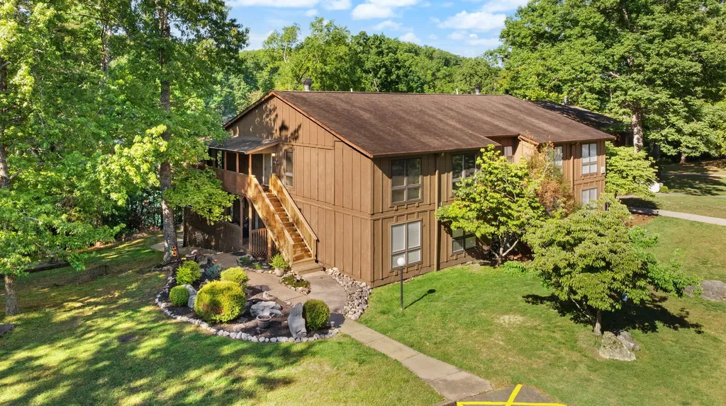 80-2 Woodson Bend Resort Bronston KY 42518