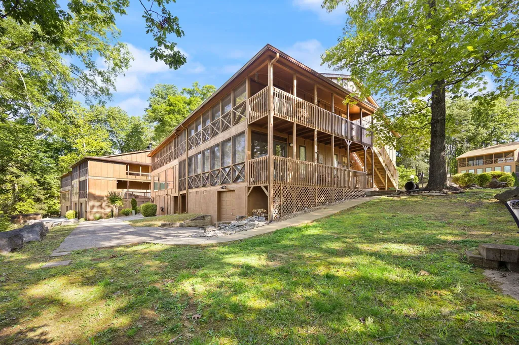80-2 Woodson Bend Resort Bronston KY 42518