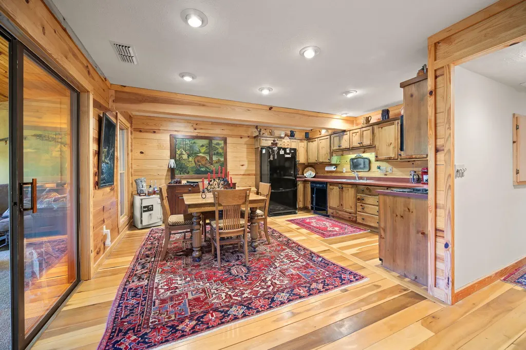 80-2 Woodson Bend Resort Bronston KY 42518