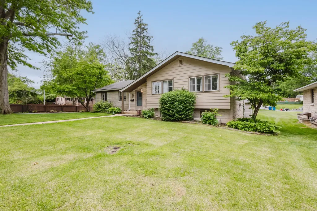 1857 Darien Drive Lexington KY 40504