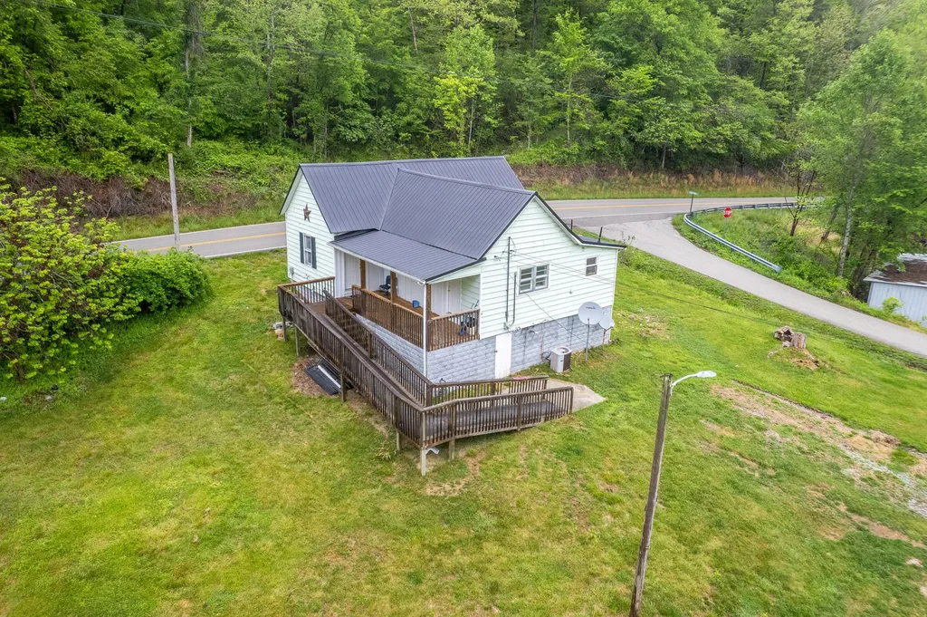 8855 Highway 191 West Liberty KY 41472
