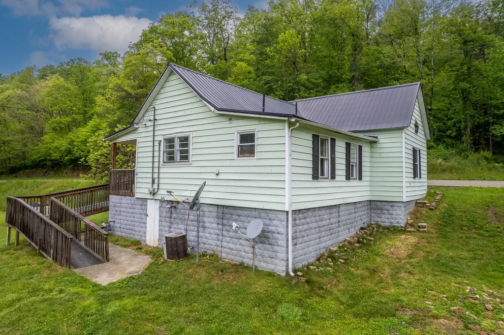8855 Highway 191 West Liberty KY 41472