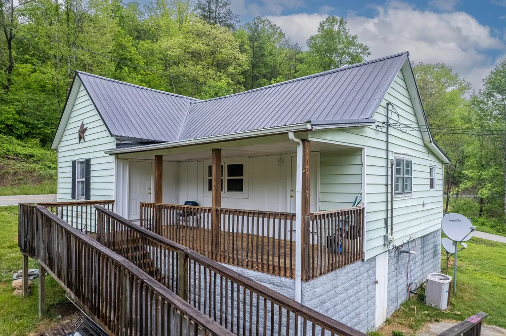 8855 Highway 191 West Liberty KY 41472
