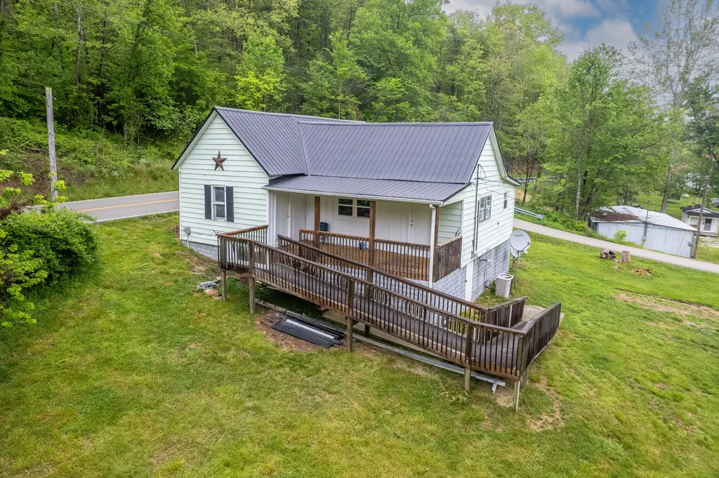 8855 Highway 191 West Liberty KY 41472