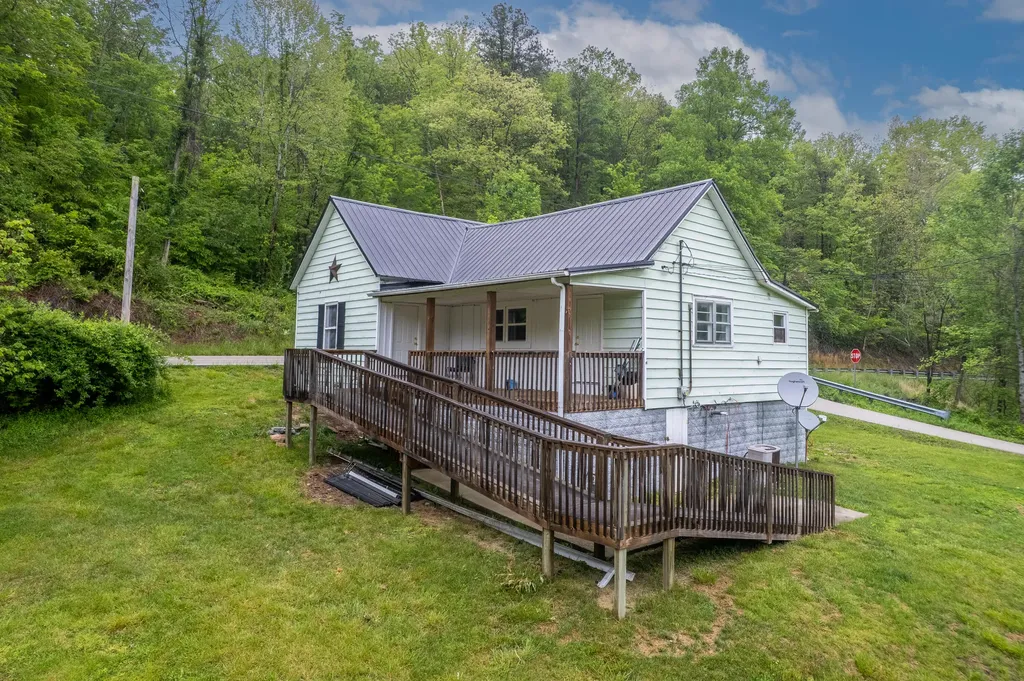 8855 Highway 191 West Liberty KY 41472