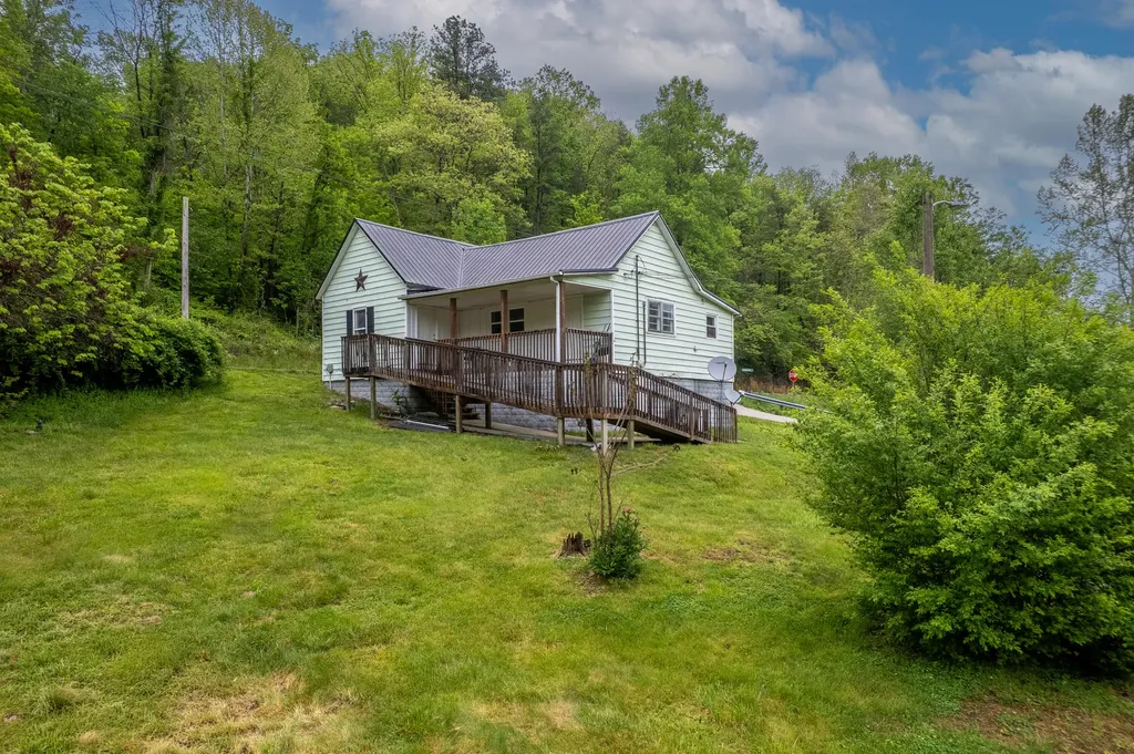 8855 Highway 191 West Liberty KY 41472