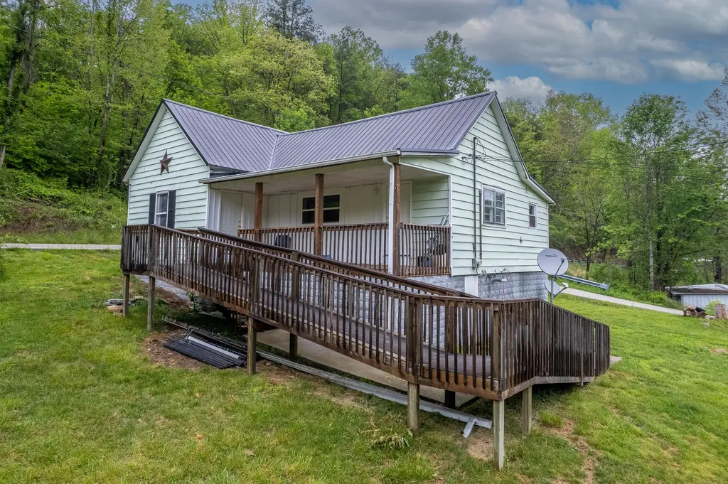 8855 Highway 191 West Liberty KY 41472