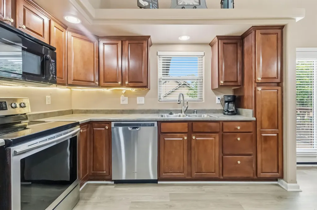 2560 Spring Valley Loop Lexington KY 40511