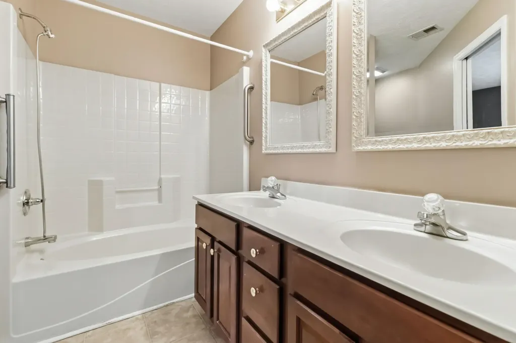 2560 Spring Valley Loop Lexington KY 40511