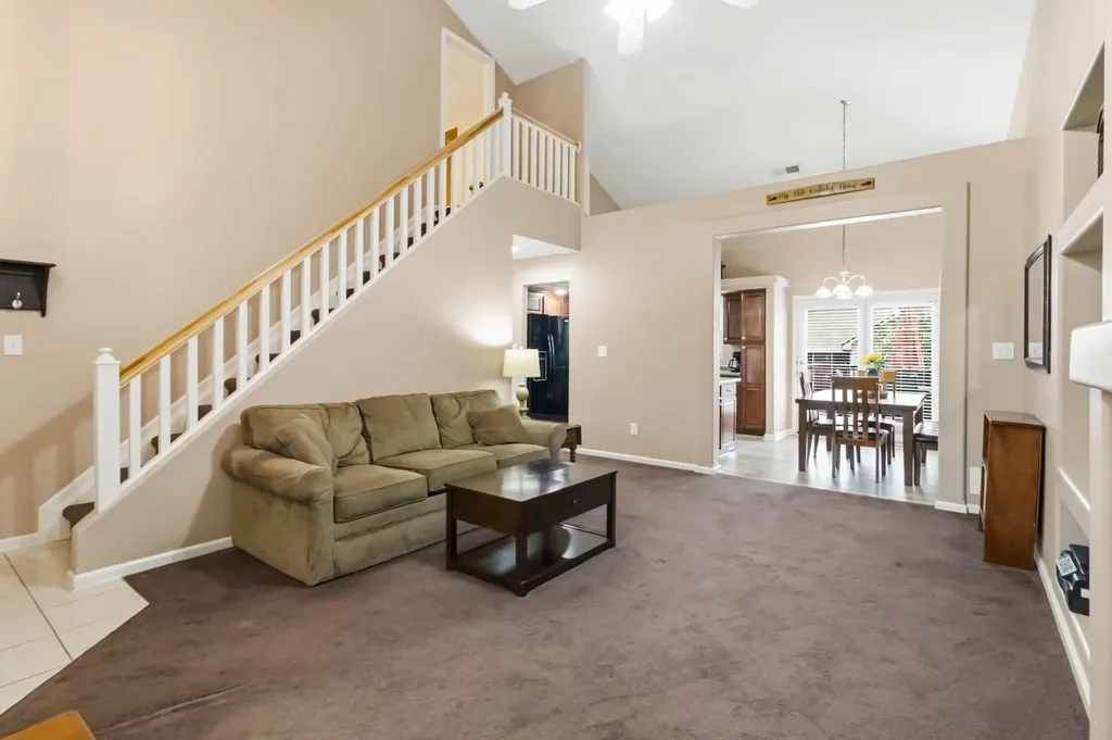 2560 Spring Valley Loop Lexington KY 40511