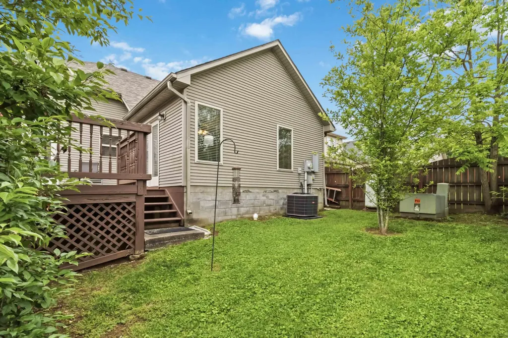 2560 Spring Valley Loop Lexington KY 40511