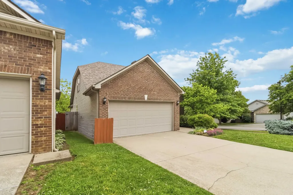 2560 Spring Valley Loop Lexington KY 40511