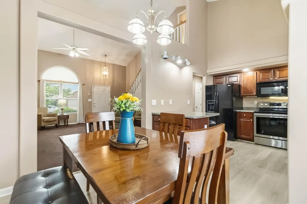 2560 Spring Valley Loop Lexington KY 40511