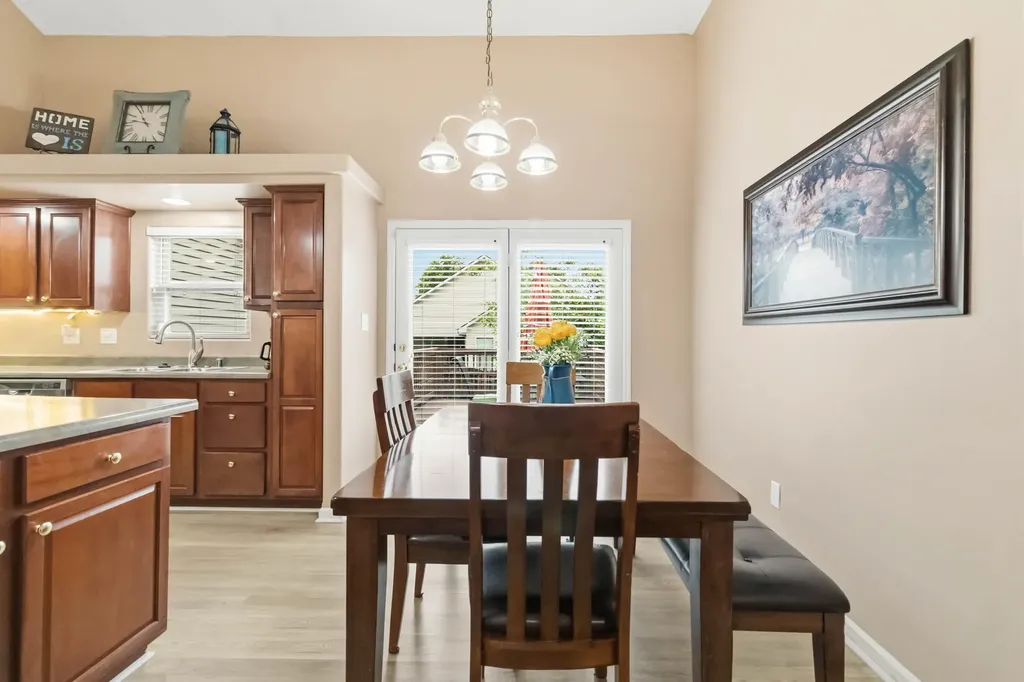 2560 Spring Valley Loop Lexington KY 40511