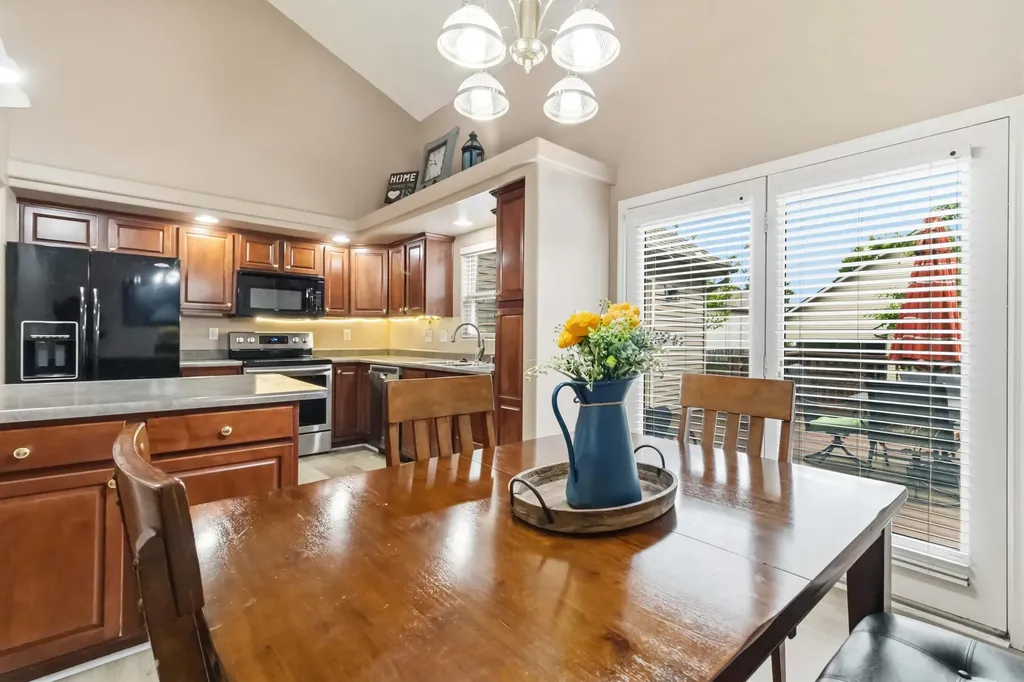 2560 Spring Valley Loop Lexington KY 40511