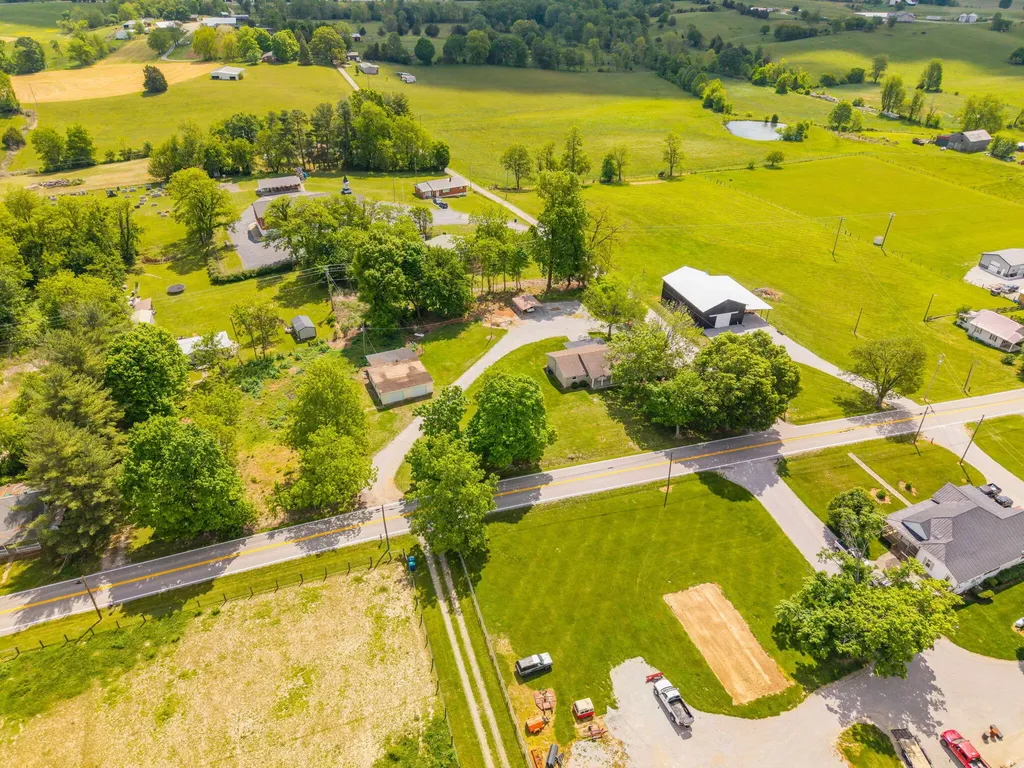 9210 Ky-1247 Eubank KY 42567