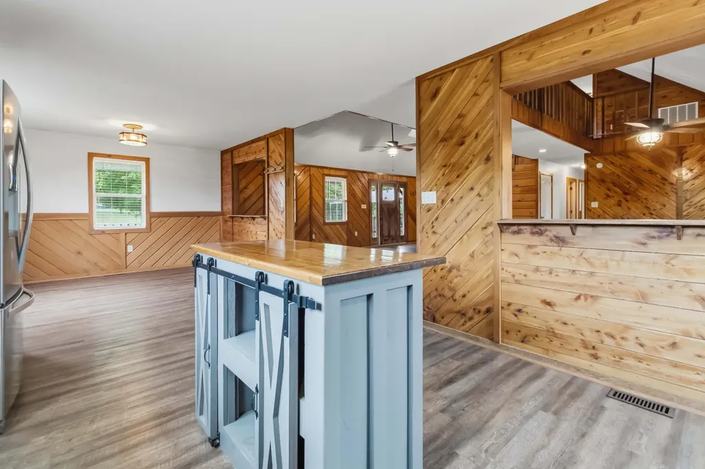4330 Kentucky 906 Hustonville KY 40437