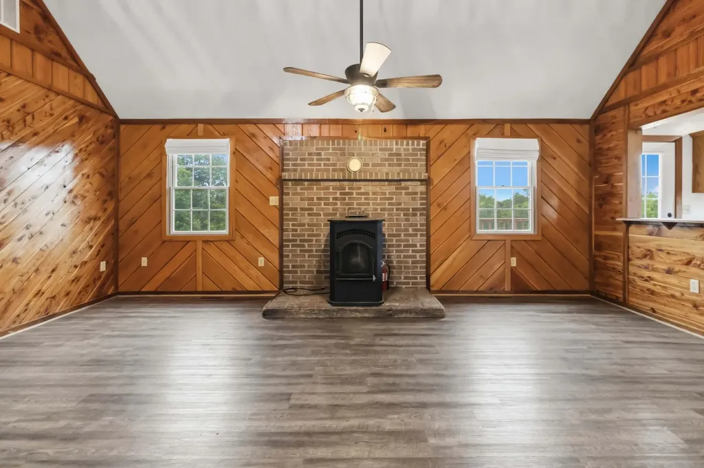 4330 Kentucky 906 Hustonville KY 40437
