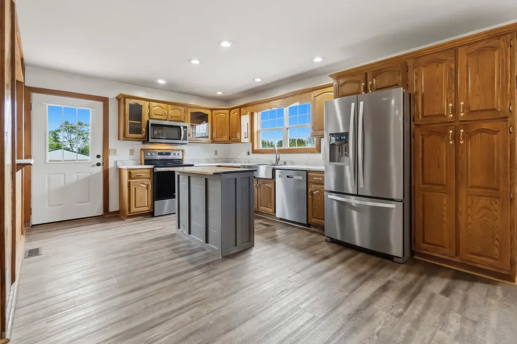 4330 Kentucky 906 Hustonville KY 40437