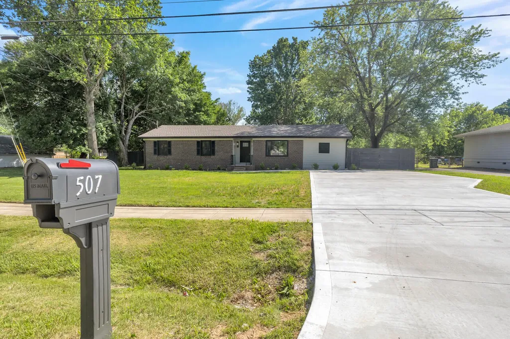 507 Millbrooke Drive Hopkinsville KY 42240