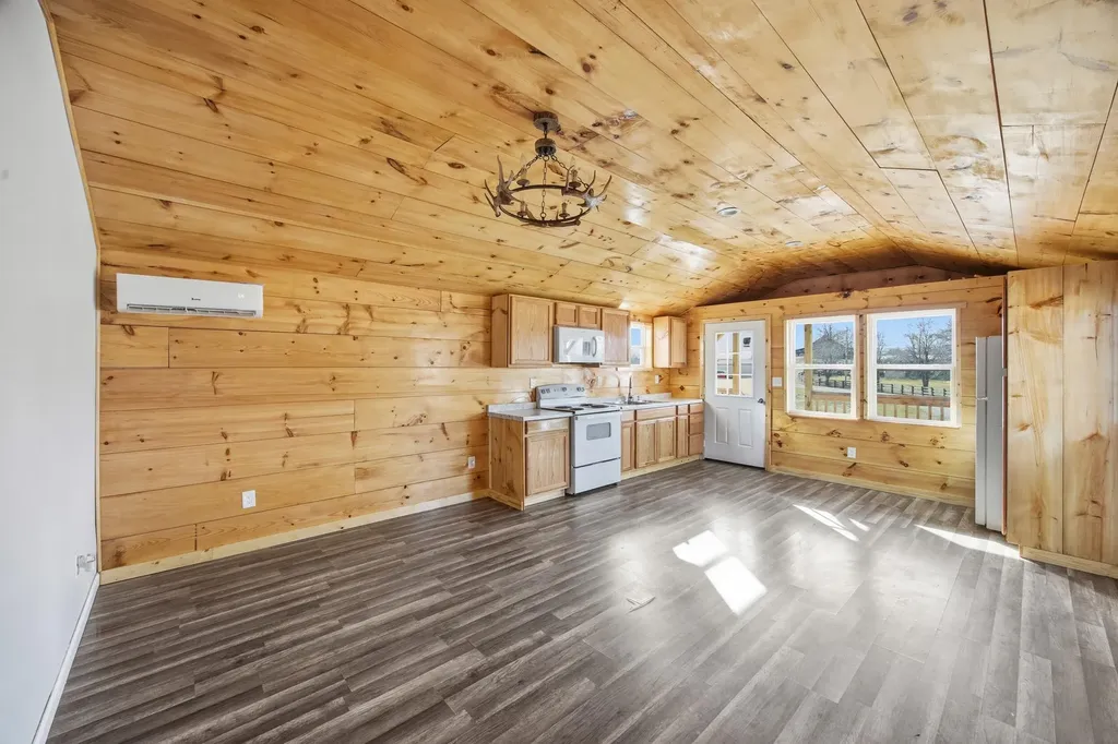 5434 Pine Ridge Road Winchester KY 40391