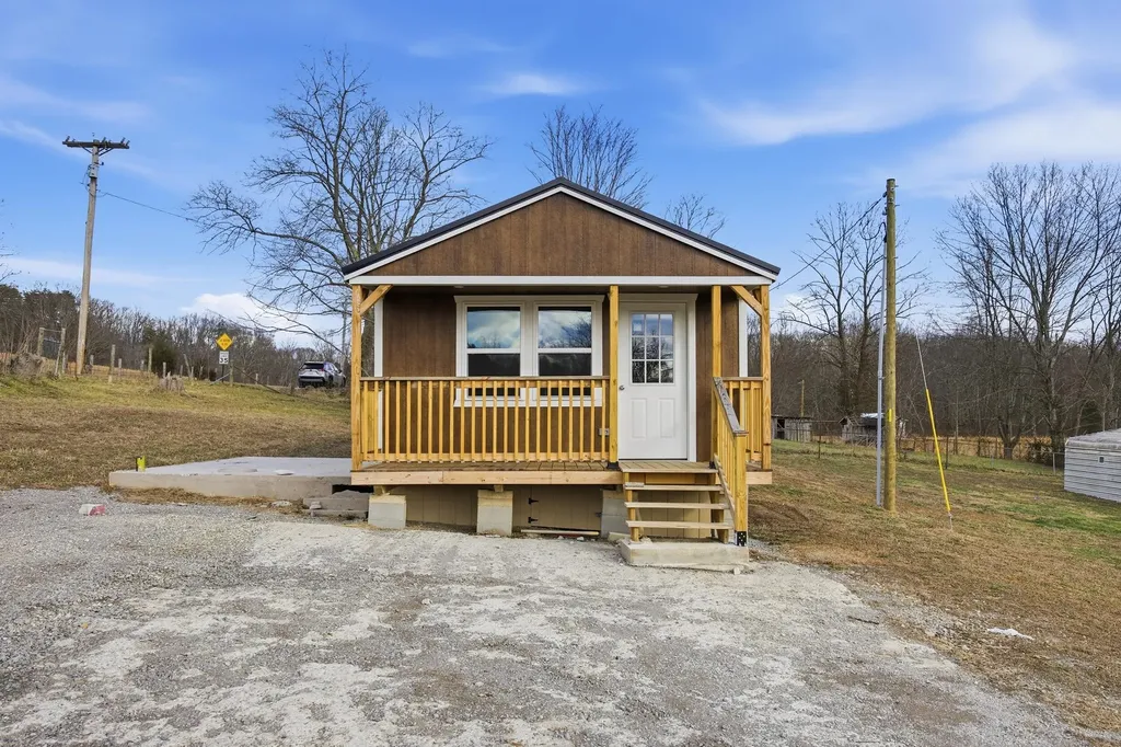 5434 Pine Ridge Road Winchester KY 40391