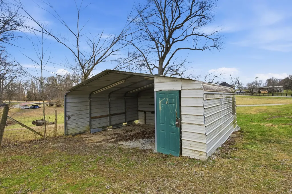 5434 Pine Ridge Road Winchester KY 40391