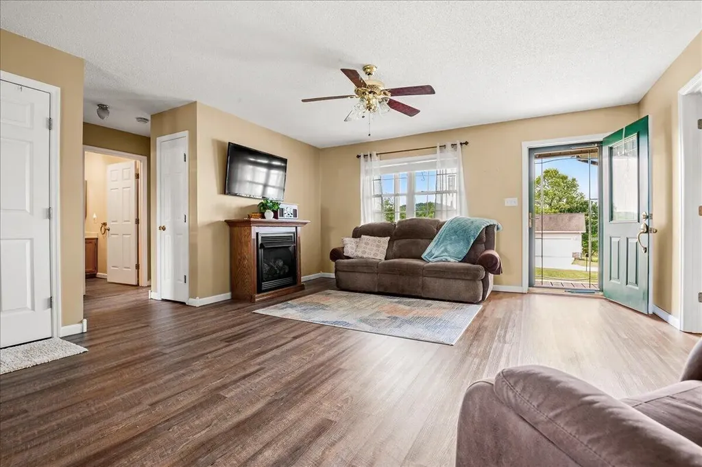 49 Deerfield Drive Williamsburg KY 40769