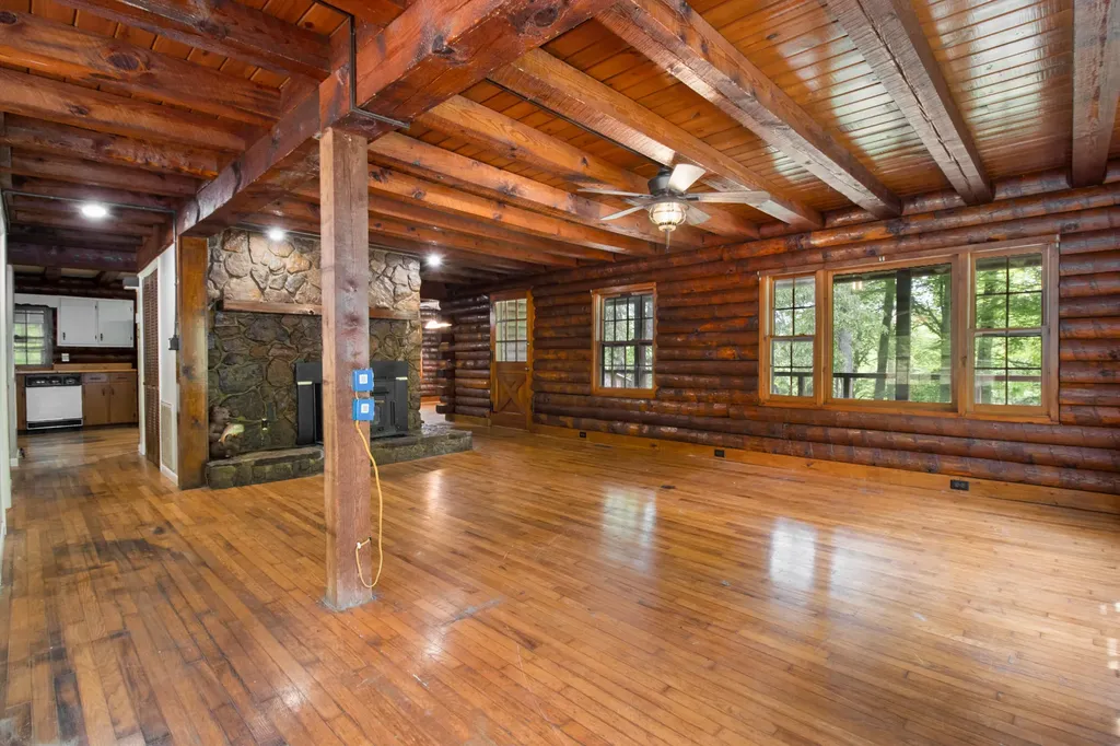 4497 Tom Cat Trail London KY 40741