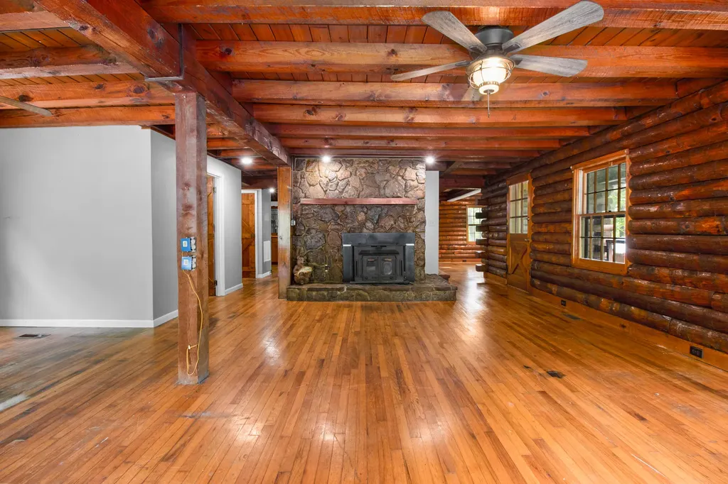 4497 Tom Cat Trail London KY 40741