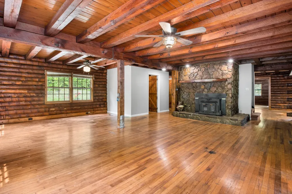4497 Tom Cat Trail London KY 40741