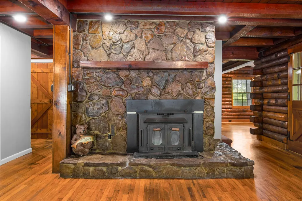 4497 Tom Cat Trail London KY 40741