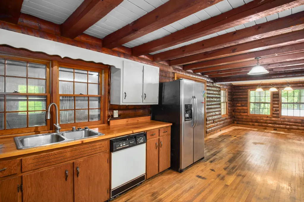 4497 Tom Cat Trail London KY 40741