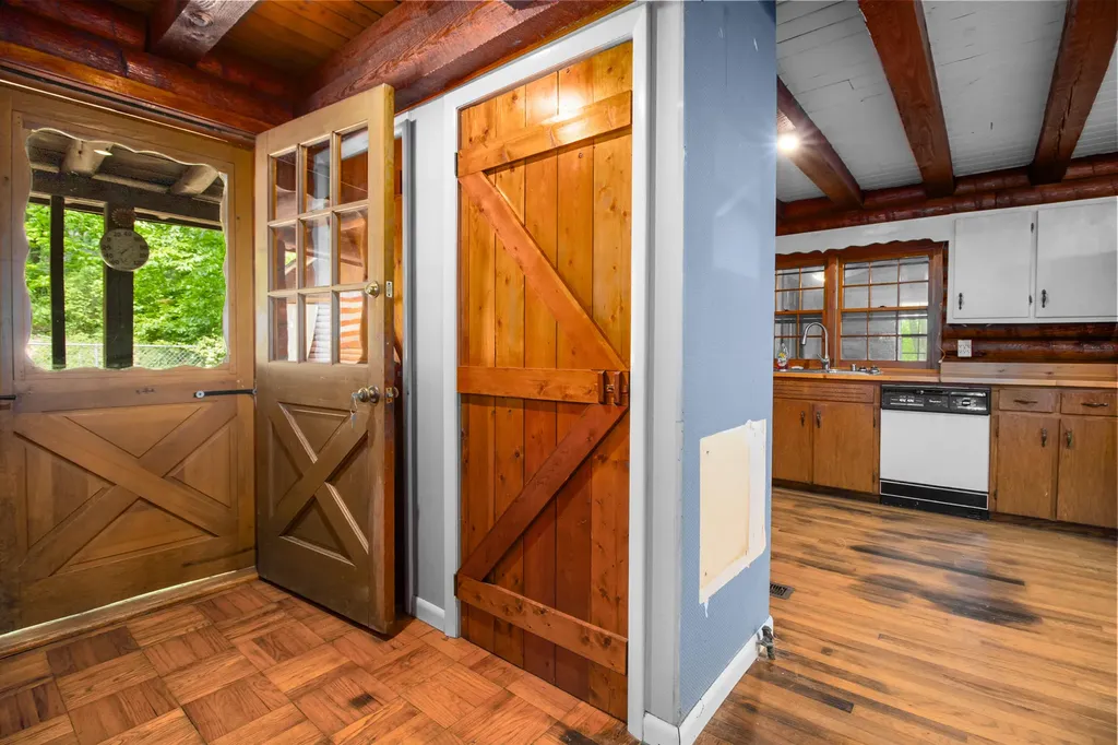 4497 Tom Cat Trail London KY 40741