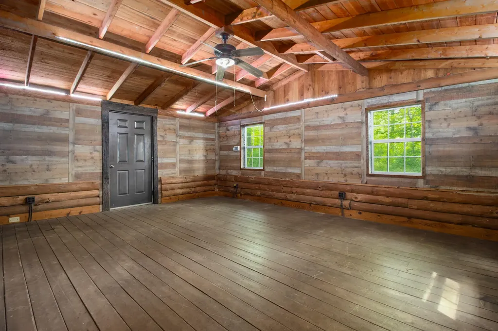 4497 Tom Cat Trail London KY 40741