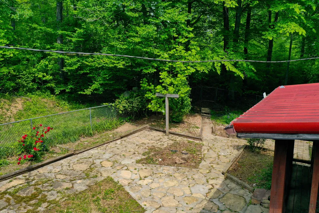 4497 Tom Cat Trail London KY 40741